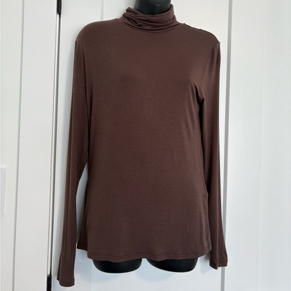 ICHI Brown Turtleneck Long Sleeve Top Basic Soft Shirt Size Medium - Picture 1 of 9